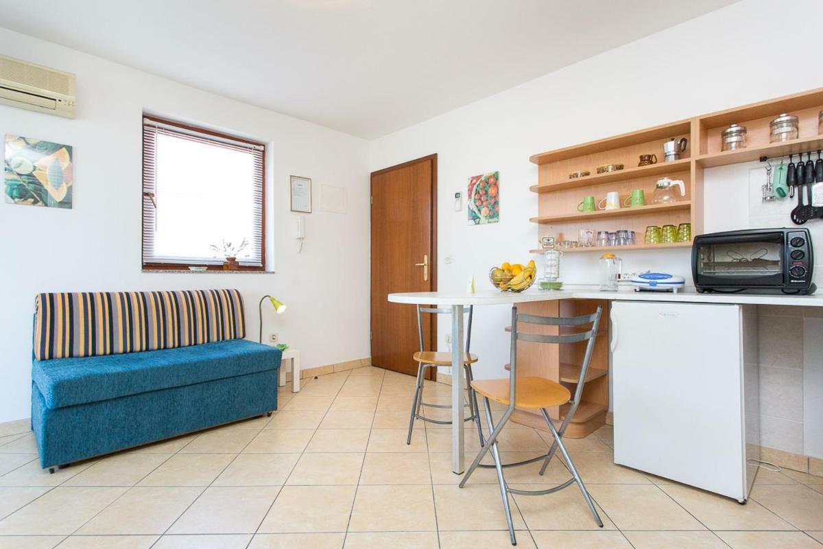1-Bedroom Apartment With Loggia In Punat Island Krk Extérieur photo